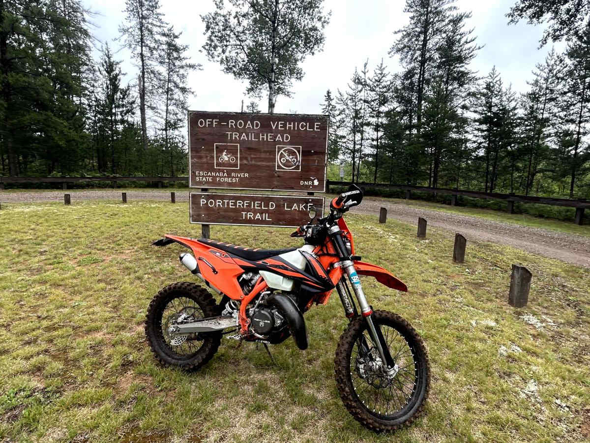 Porterfield Lake trail photo