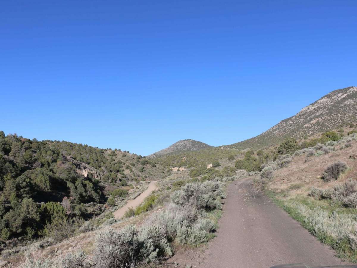 Tight Squeeze trail photo