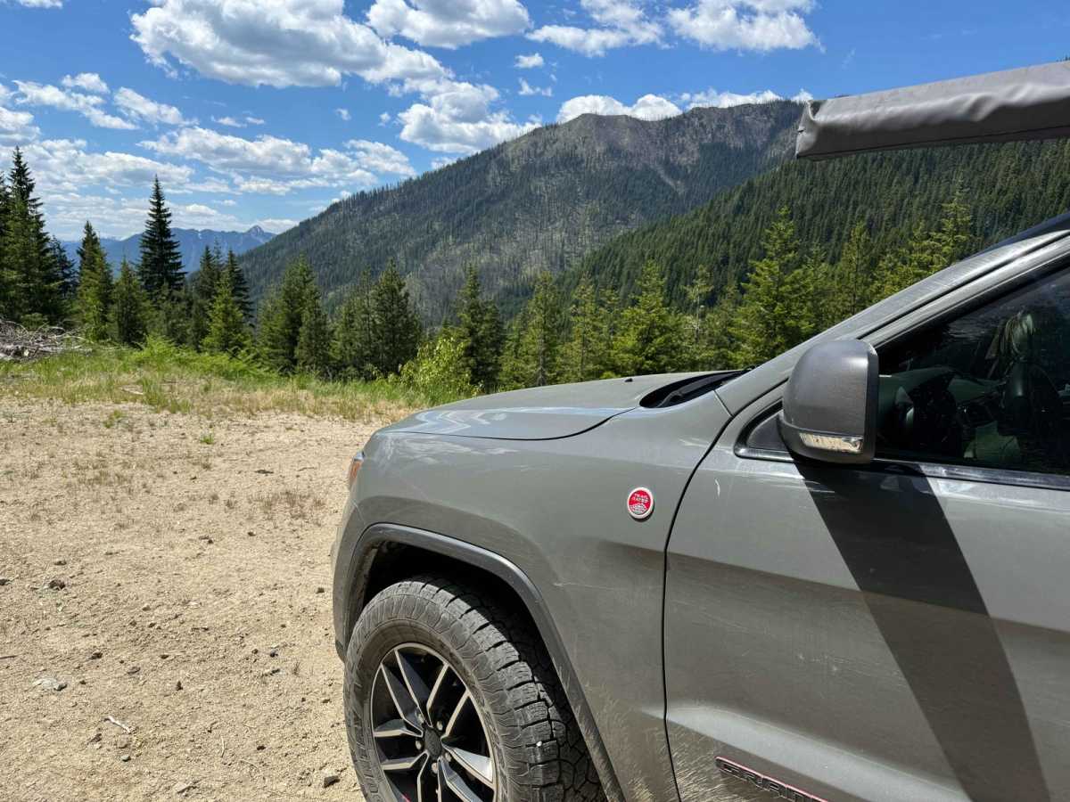 Chikamin Ridge trail photo