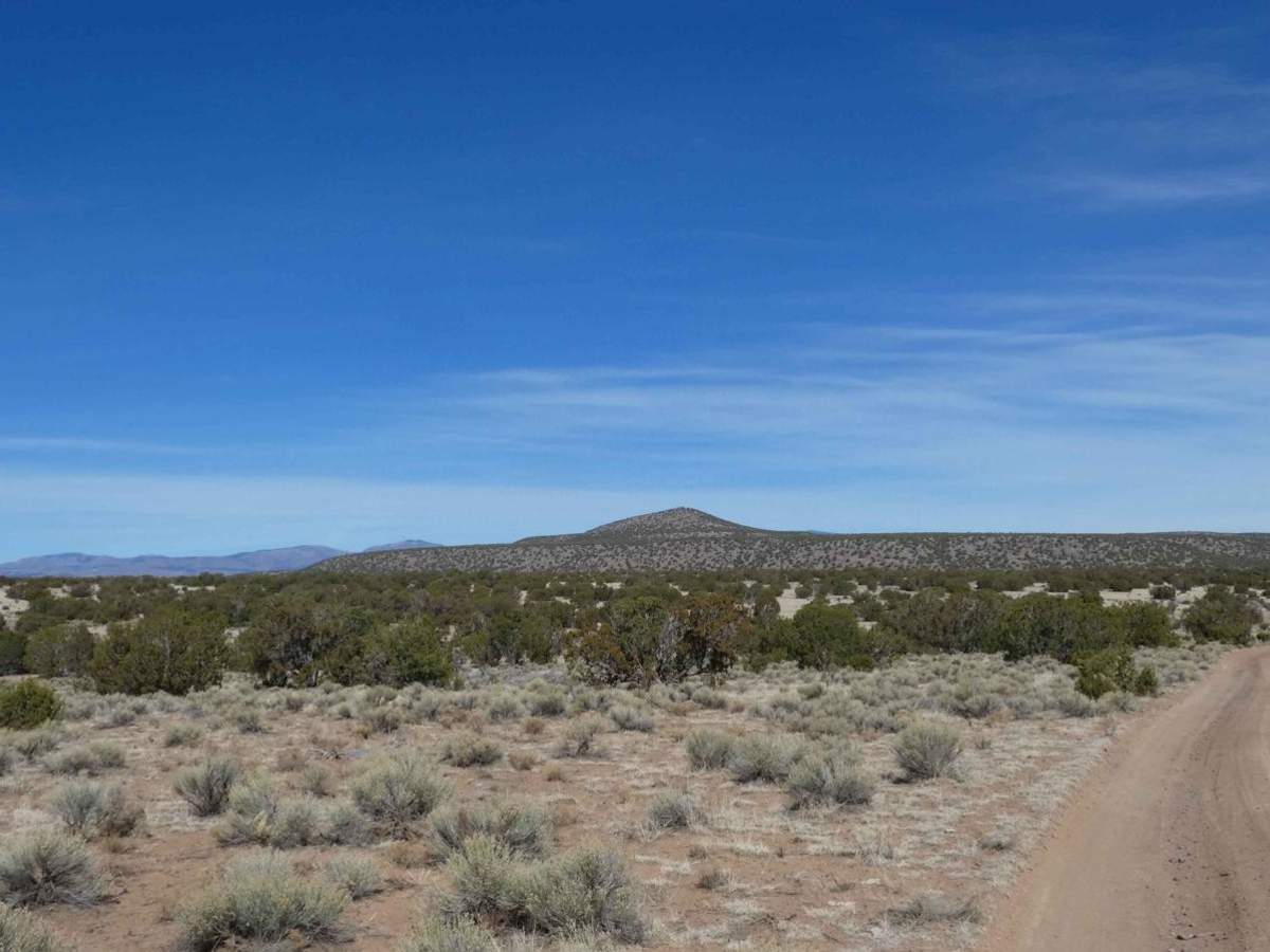 Ortiz Mountain Pass photo 2