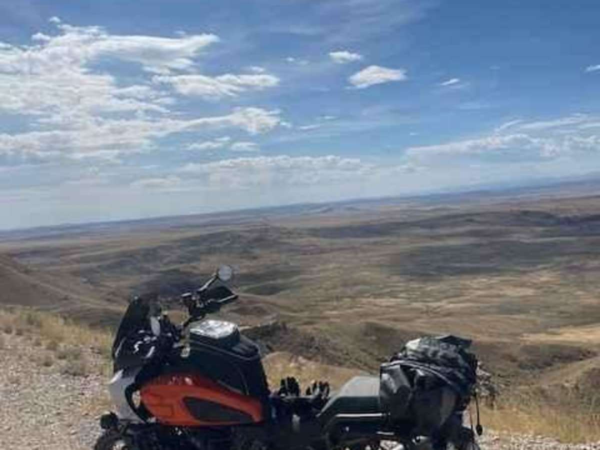McCullough Peaks Road photo 2