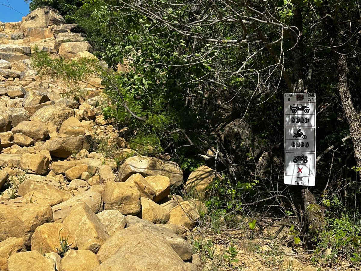 The Twins B-27a trail photo