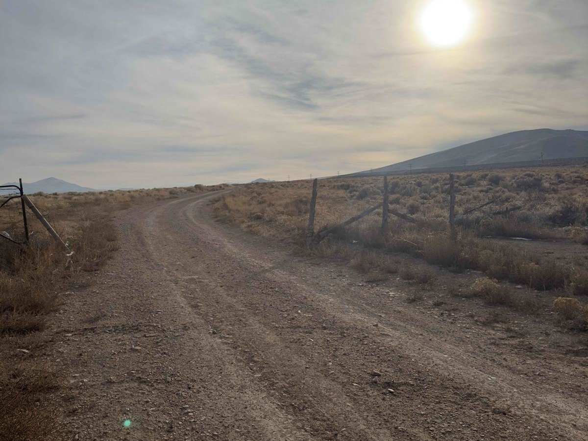 Railroad Access Road photo 3
