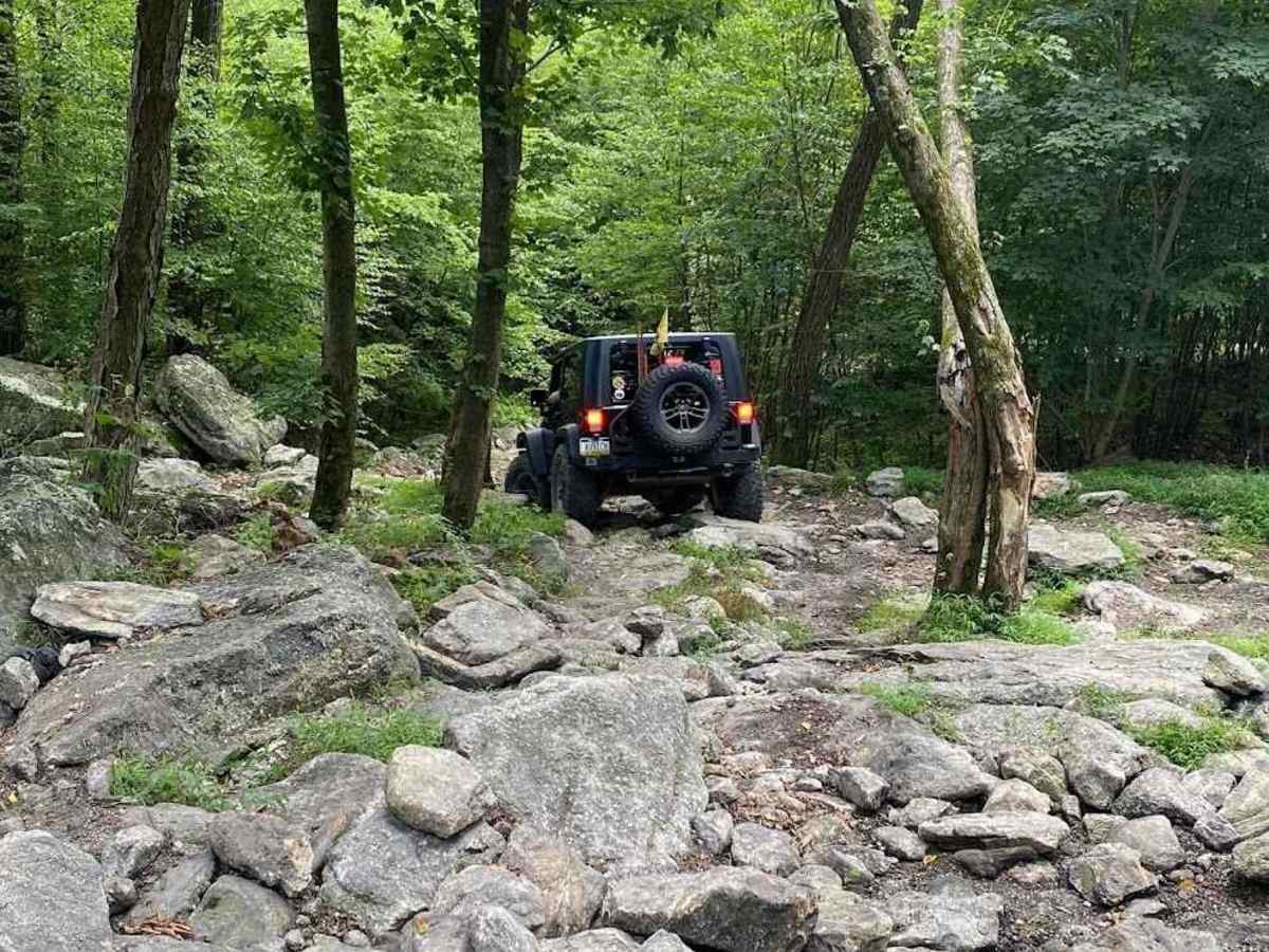Devil's Den Black photo 4