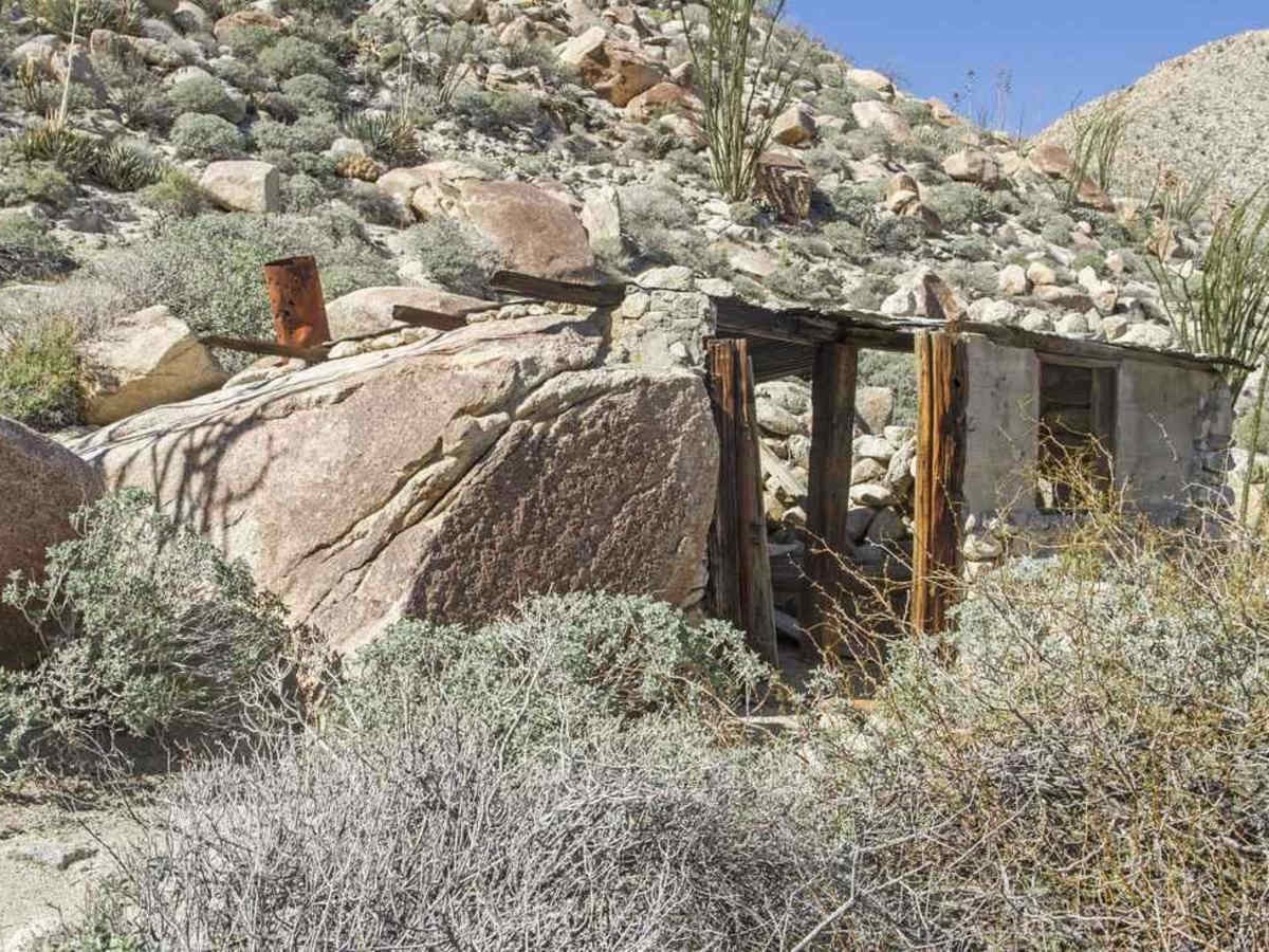 Rockhouse Canyon Road trail photo