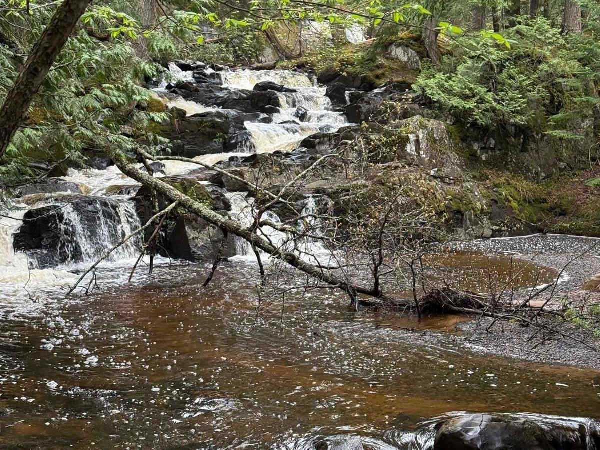 Lower Letherby Falls to Mount Arvon Overlook photo 2