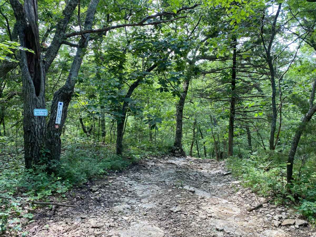 Bellyache Bend trail photo