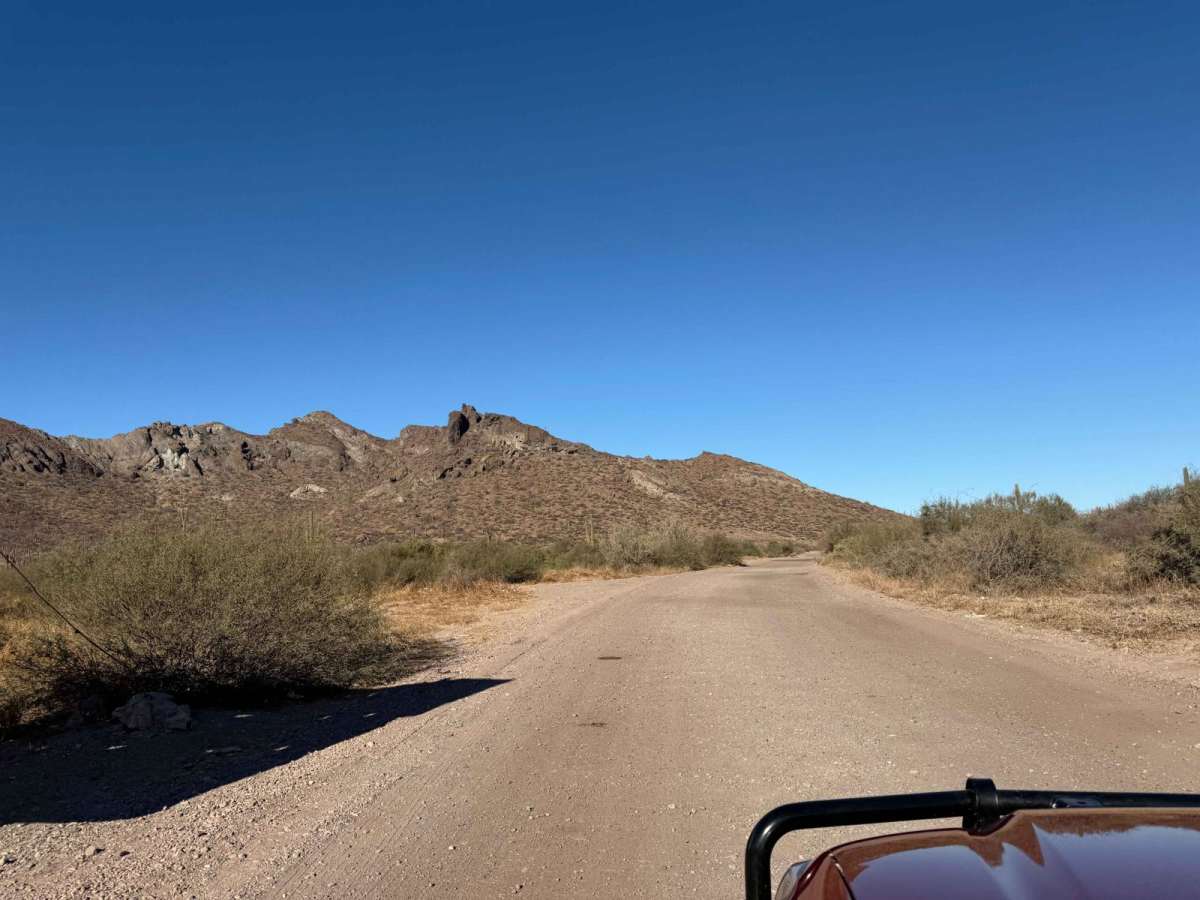 Corto y Bueno trail photo