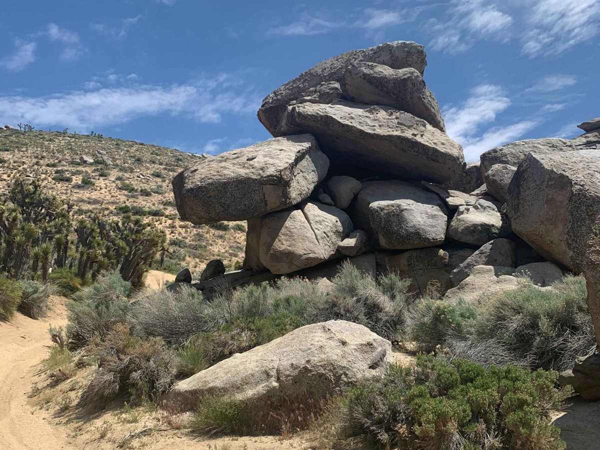 Hanging Rock Loop trail photo