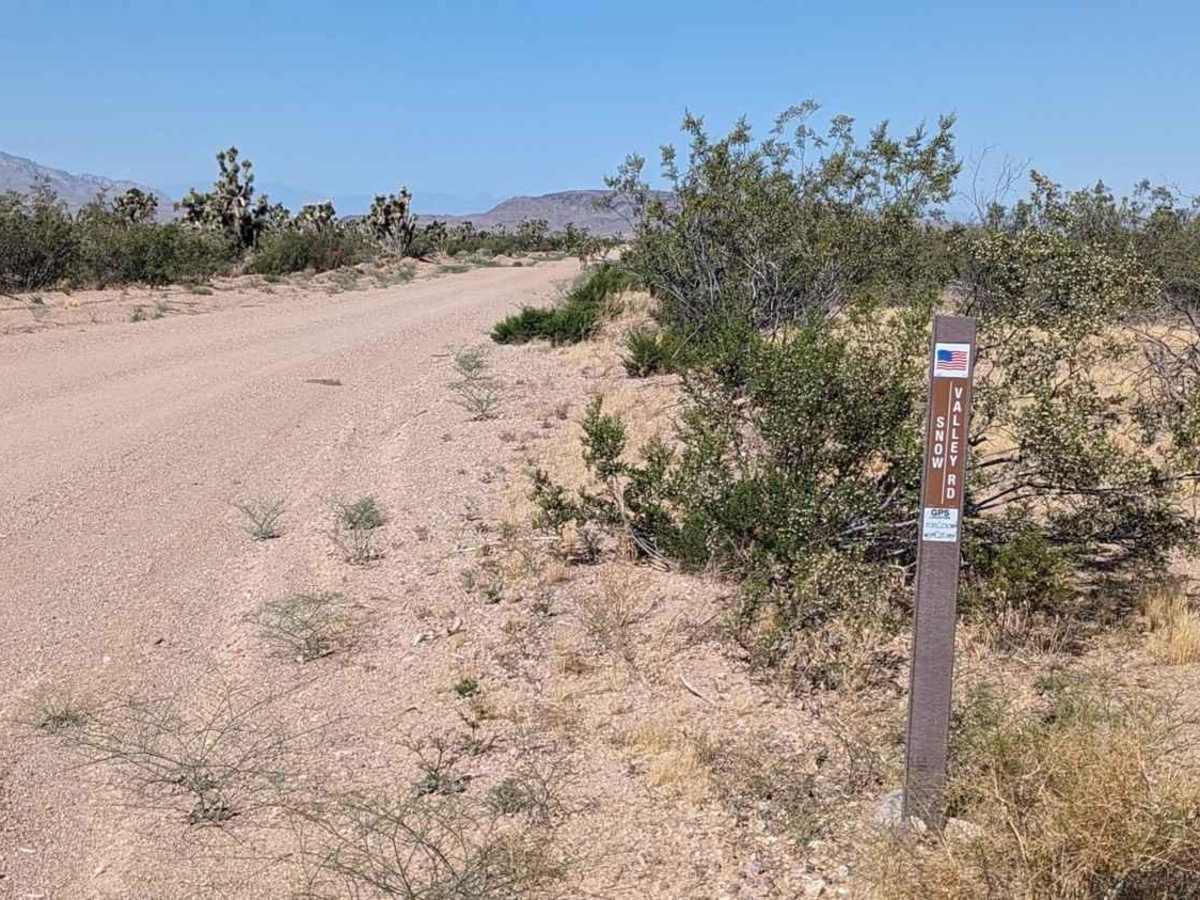 Snow Valley Road West trail photo