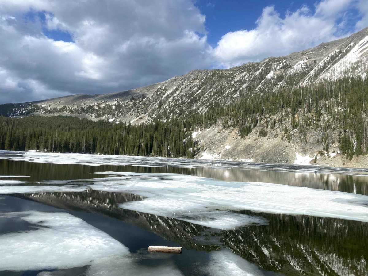Alpine Lake trail photo