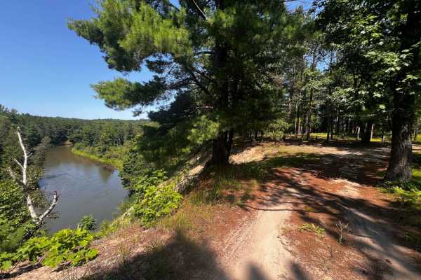 River Overlook Trail