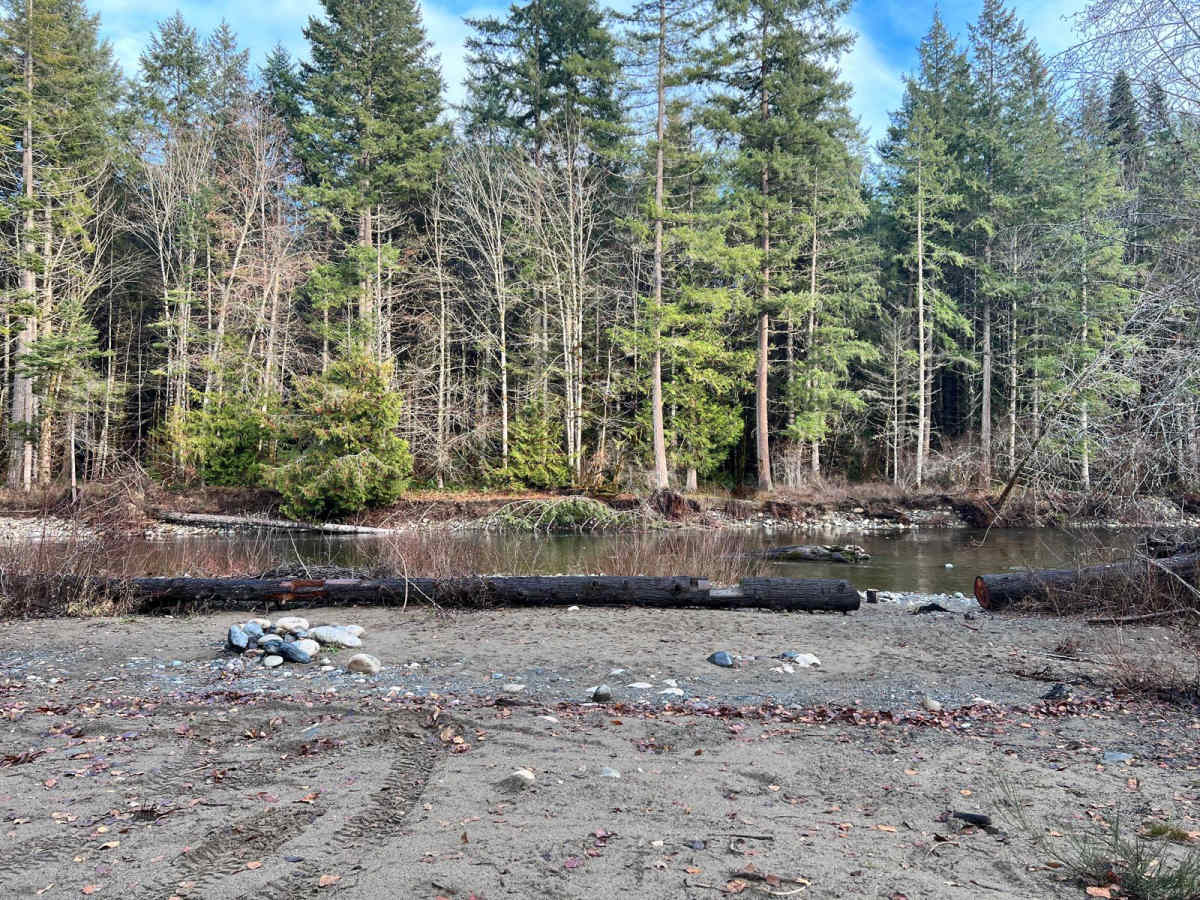 Riverside Beach Campsite trail photo
