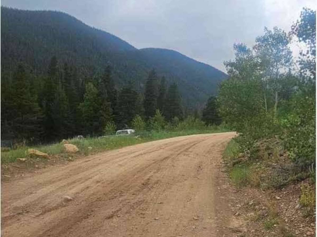 Hall Valley Road - Park County 60 trail photo
