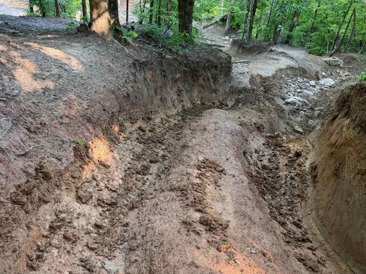 Rebel Boulevard trail photo