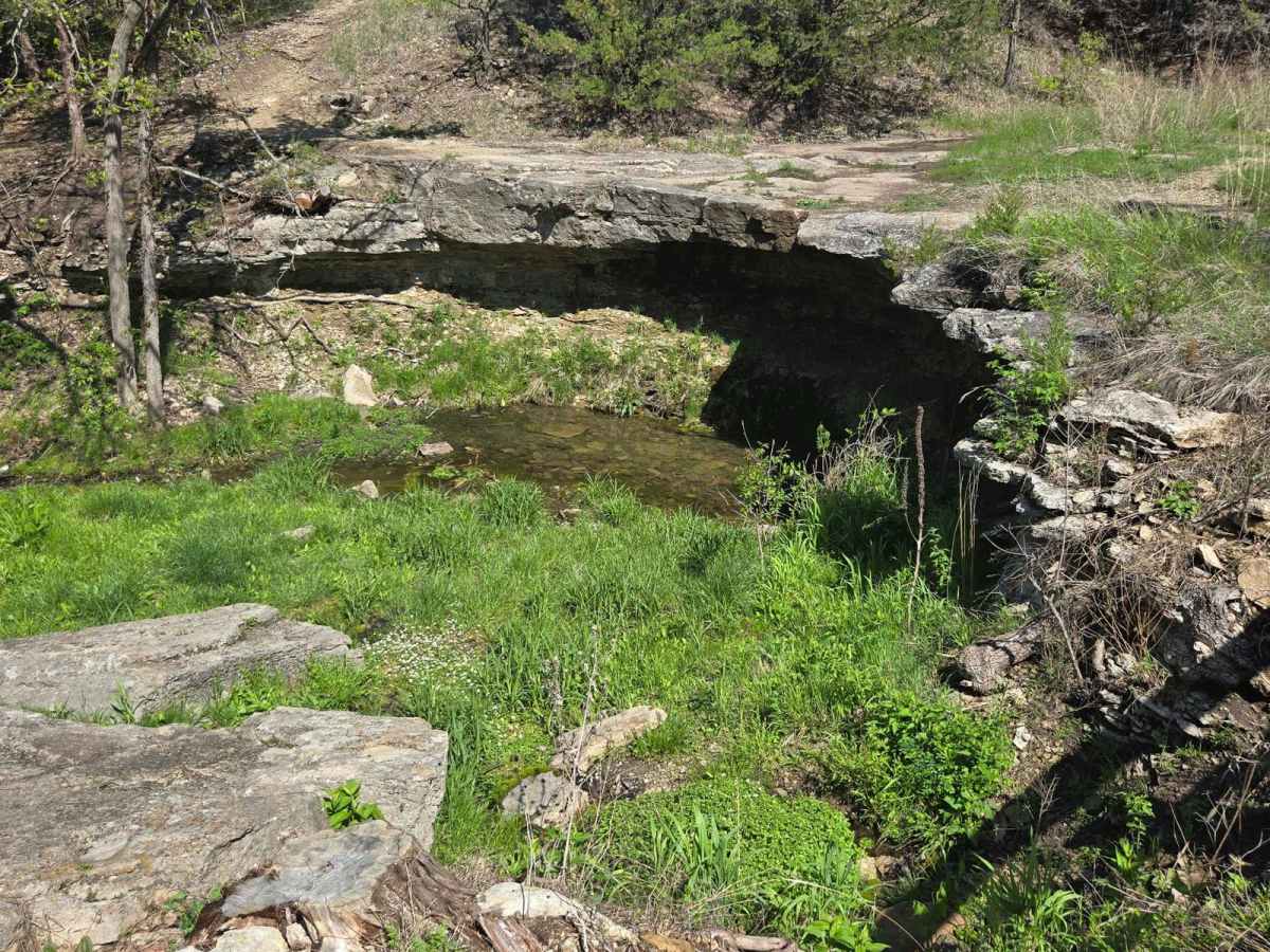 Alcove Springs Trail photo 6