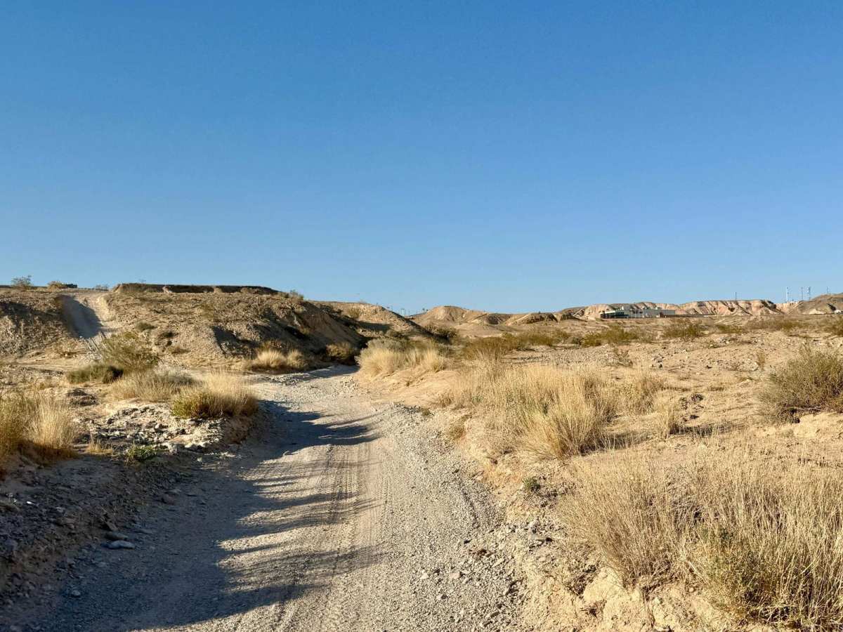 Gravelly Wash trail photo