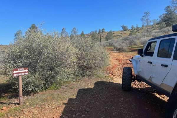 Red Hills Road/Serpentine loop