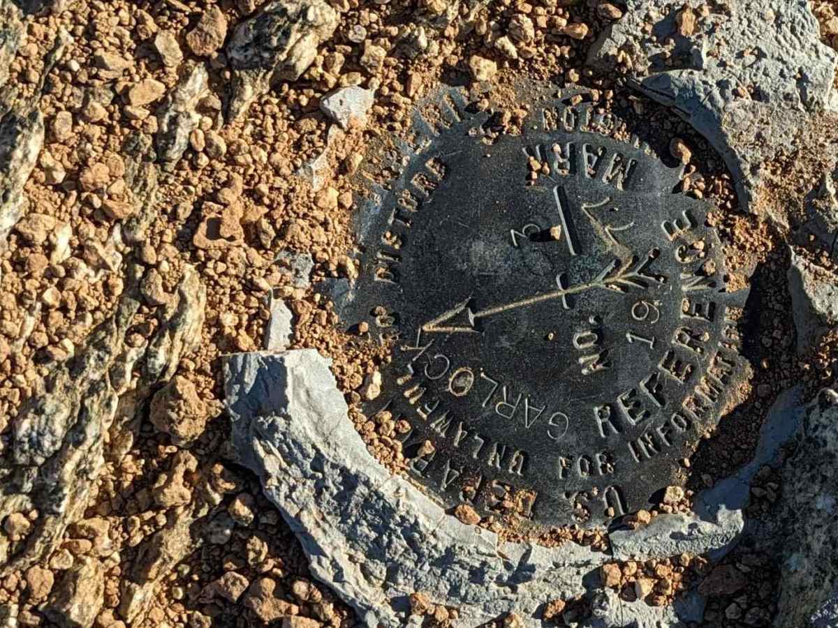 EP207 Summit trail photo