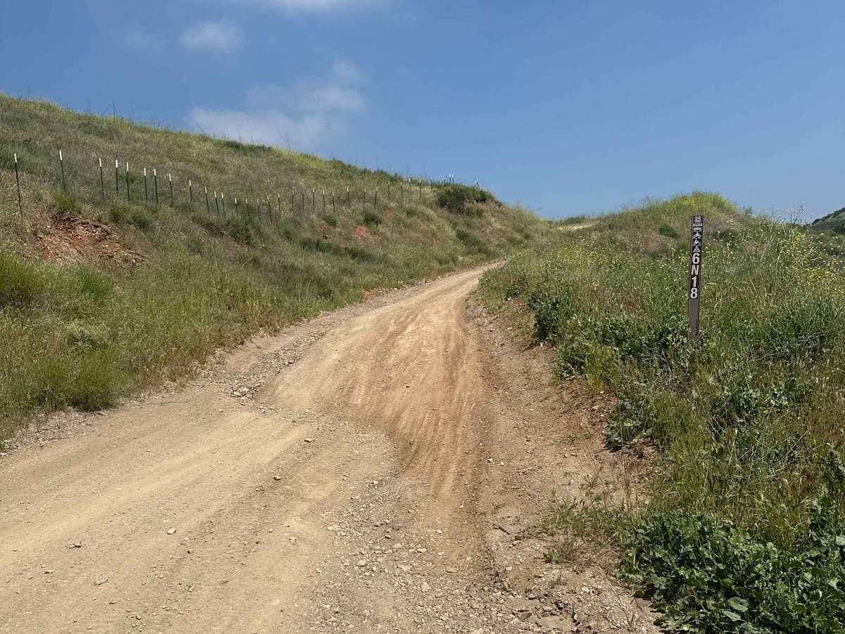 Del Sur Ridge 6N18 trail photo