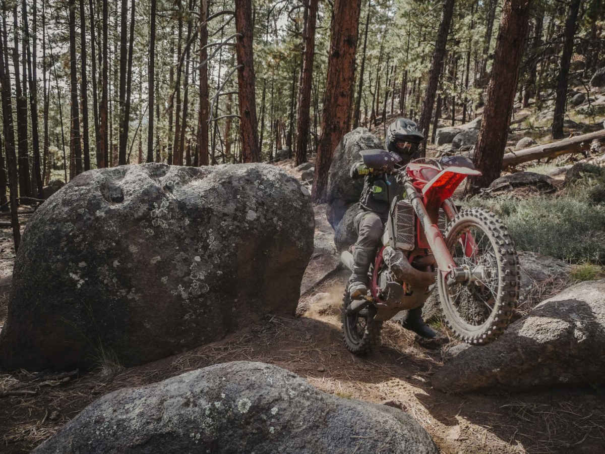 Moto photo 4
