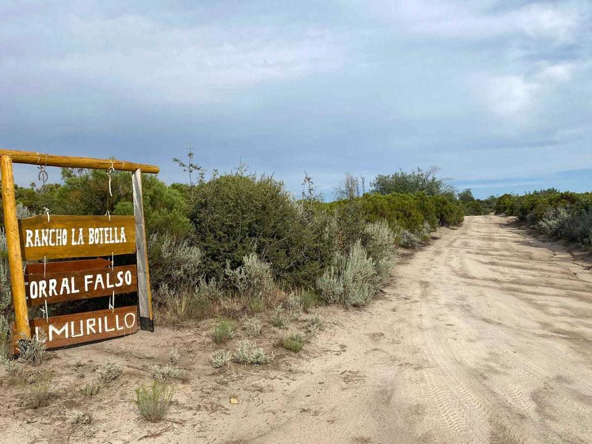 Road to Rancho Botella trail photo