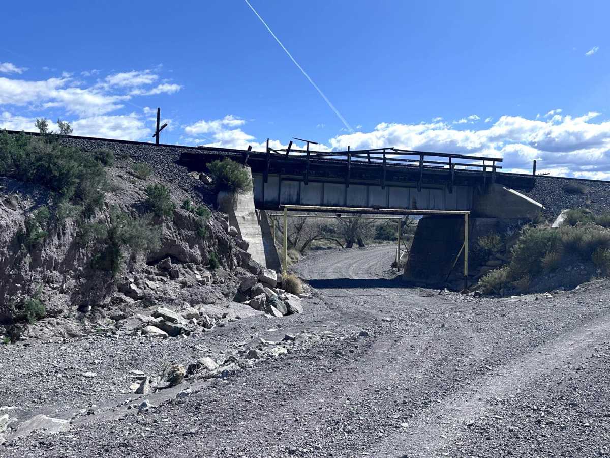Mud Springs Road trail photo