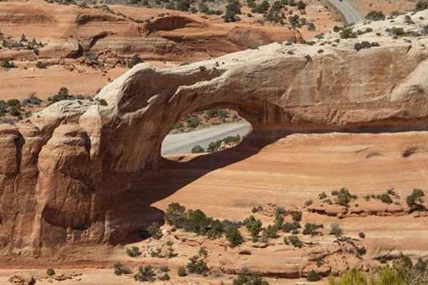 Cameo Cliffs to Wilson Arch