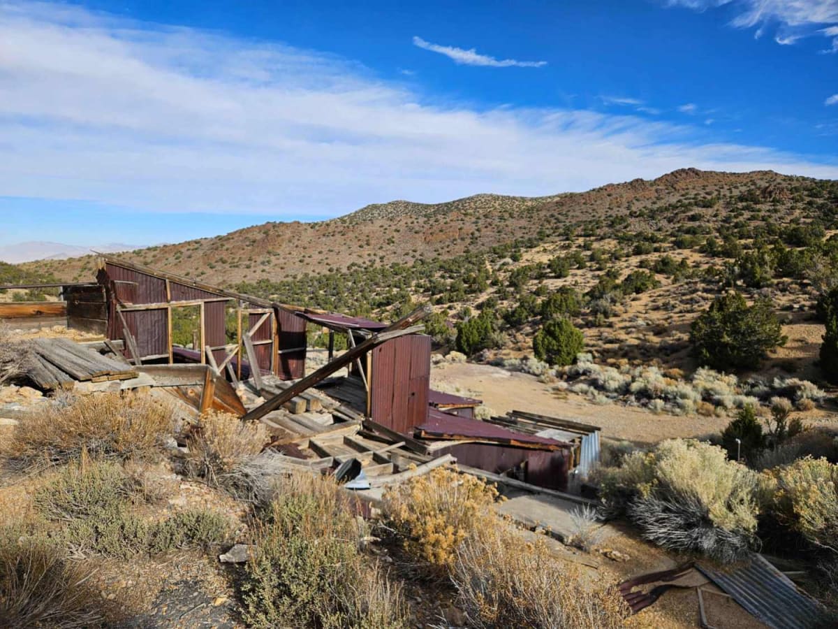 Mina Mercury Mine Loop photo 5