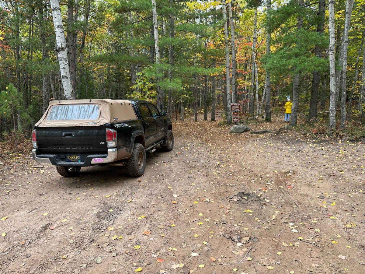 Harlow Lake Road Trail photo 3