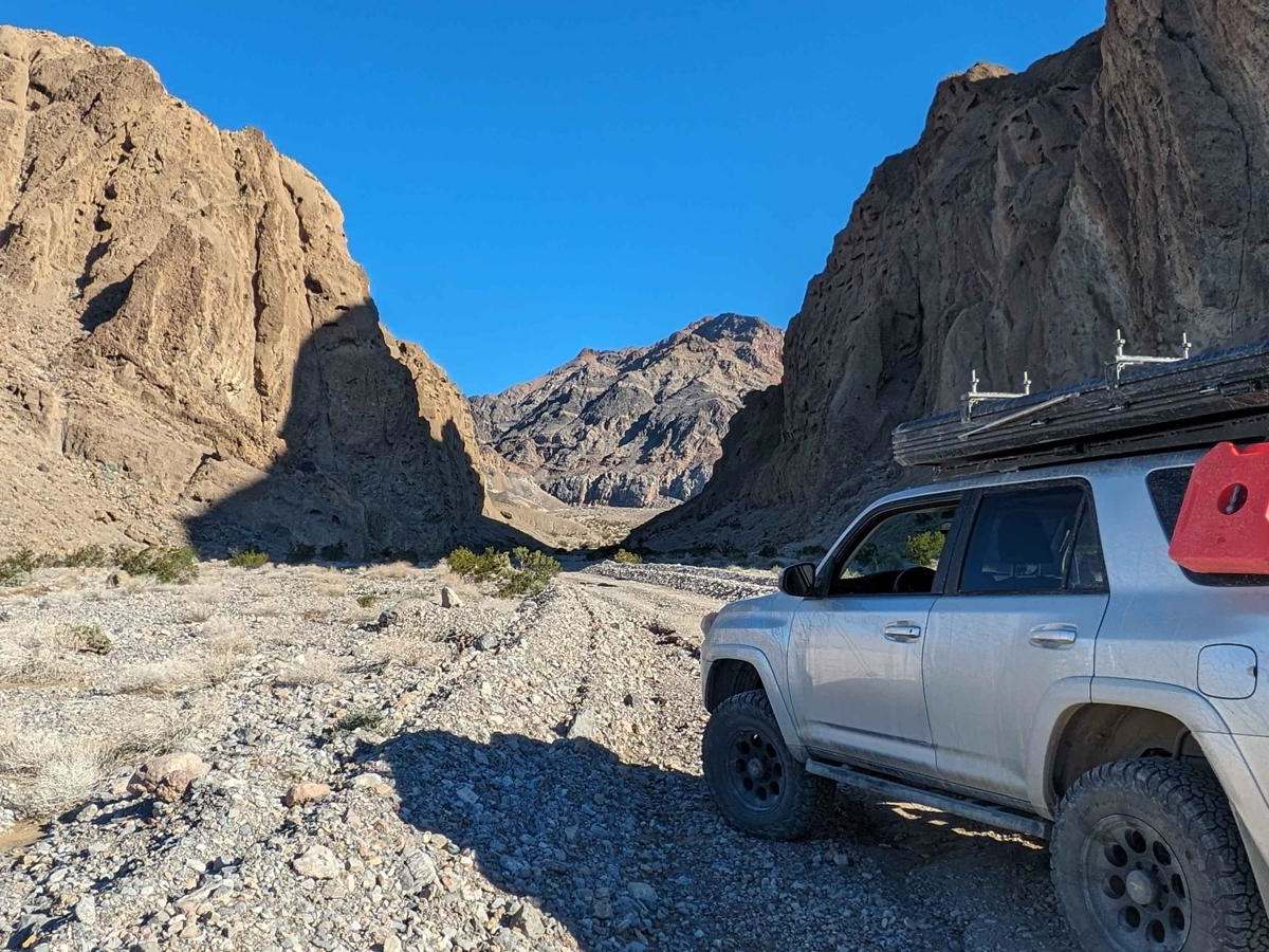 Hole in the Wall Canyon trail photo