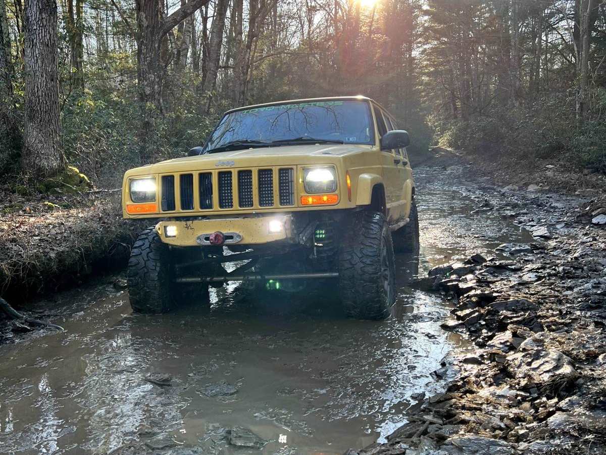 Sharpback Hollow Road photo 4