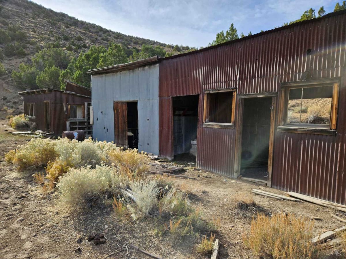 Mina Mercury Mine Loop photo 6