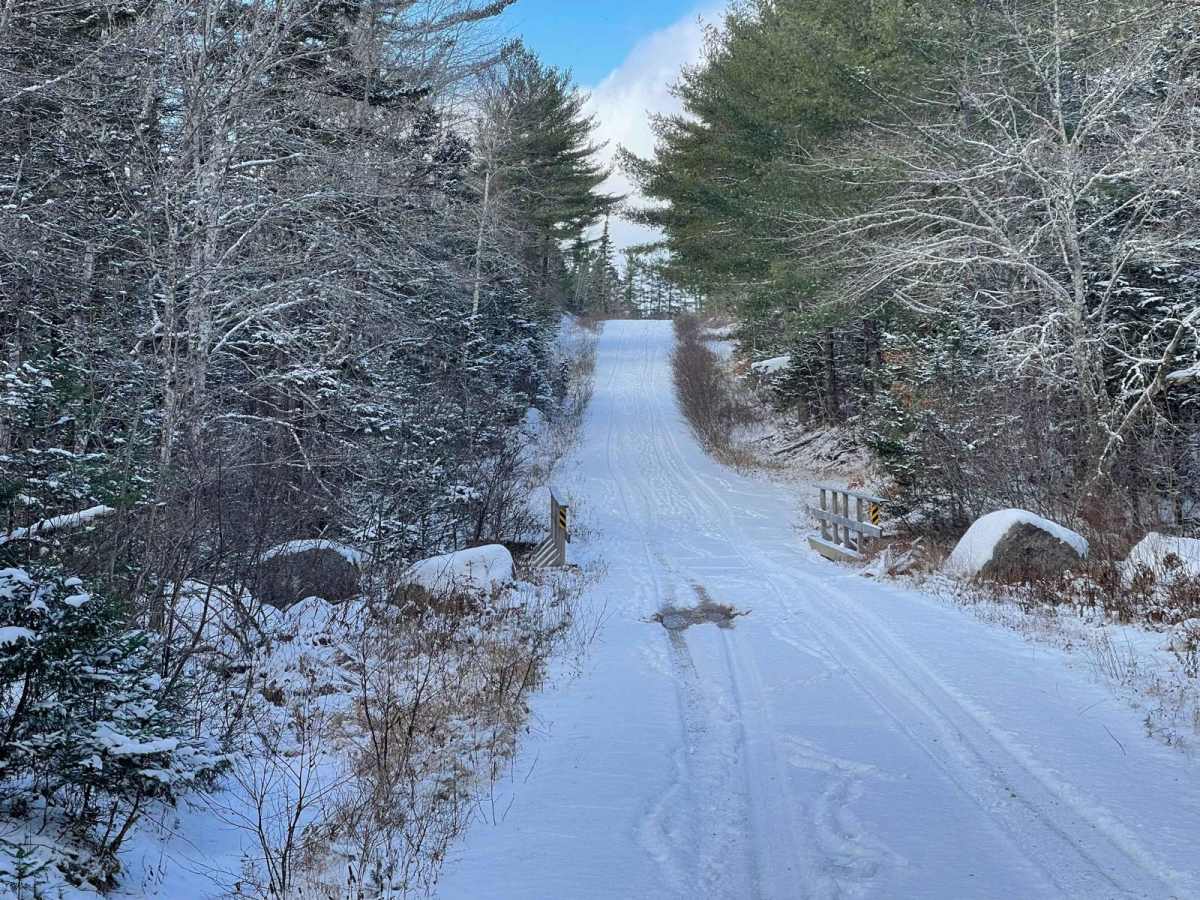 East River Road photo 2