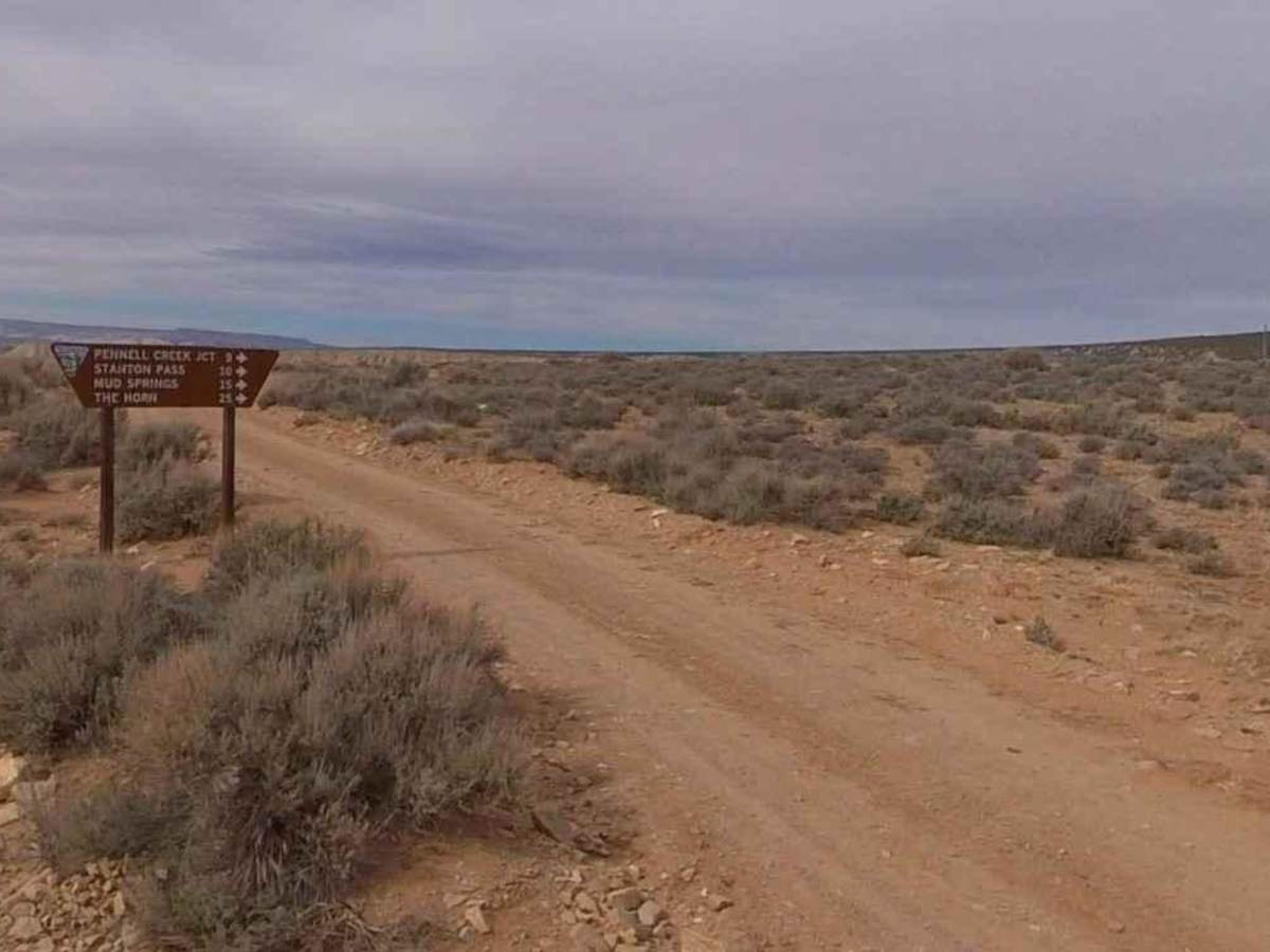 Hoskinnini Road-BLM13500 photo 2