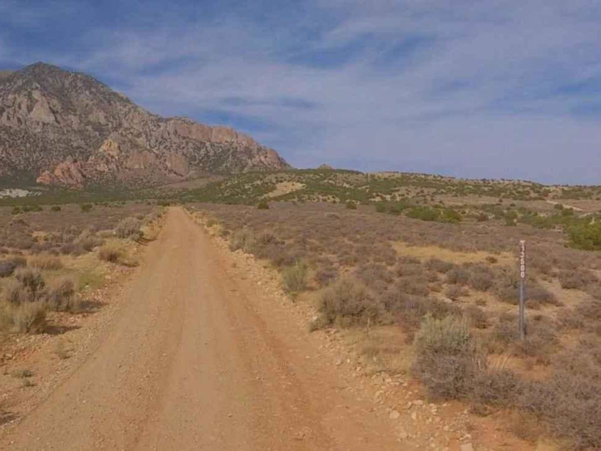 Hoskinnini Road-BLM13500 photo 3