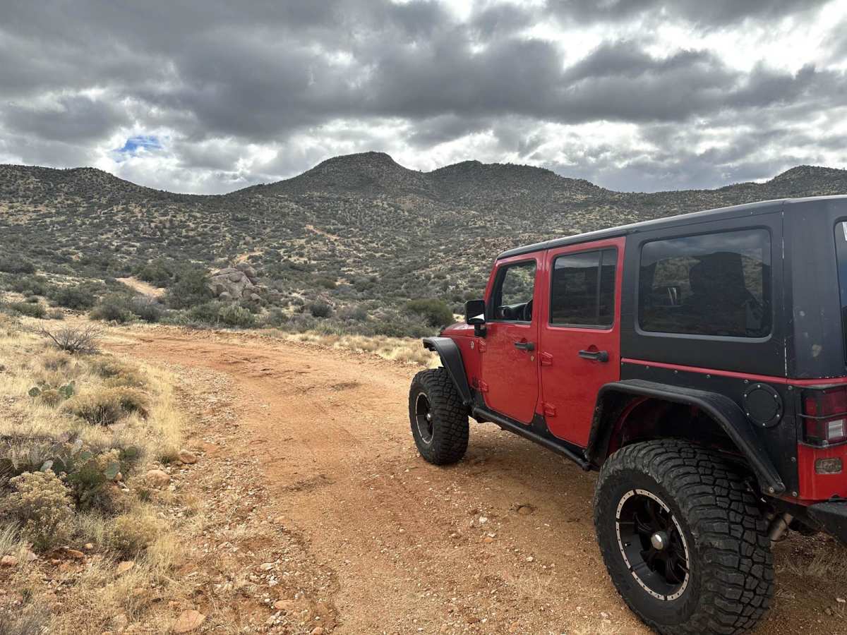 Aquarius Cliffs Trail photo 3