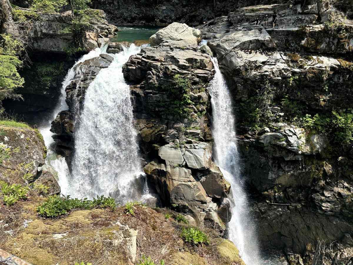 Well's Creek Road trail photo