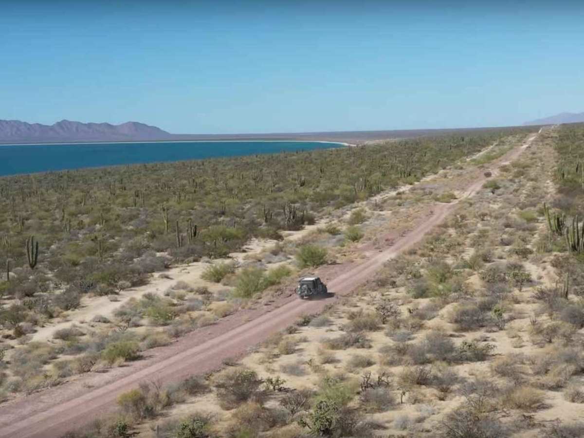 Isla Tiburon Coastal Desert Route Punta Chueca to Puerto Libertad trail photo