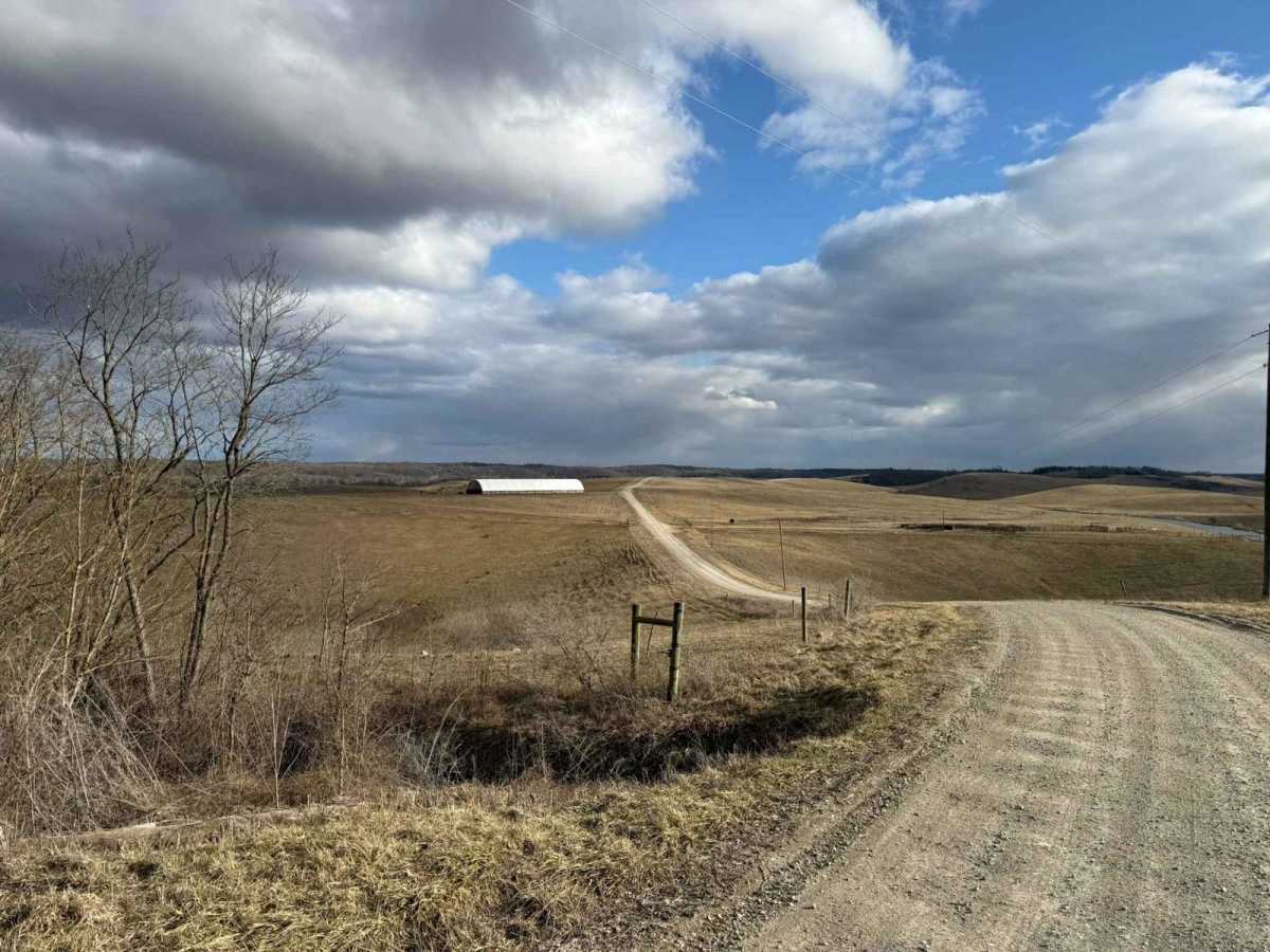 Miners Memorial (Big Muskie Bucket) across Dakota Plains - Junkyardtown photo 3