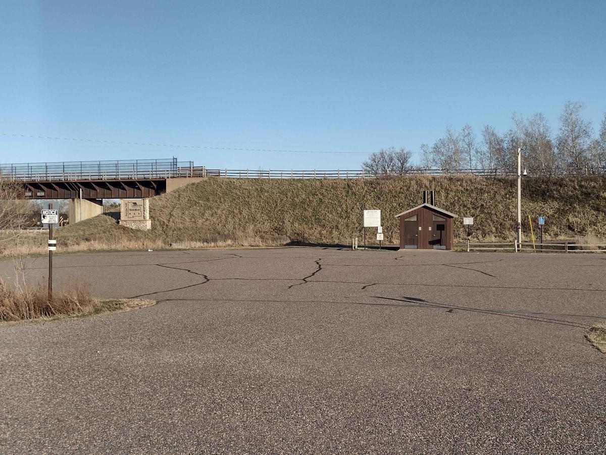 Trailhead Parking to Genola trail photo