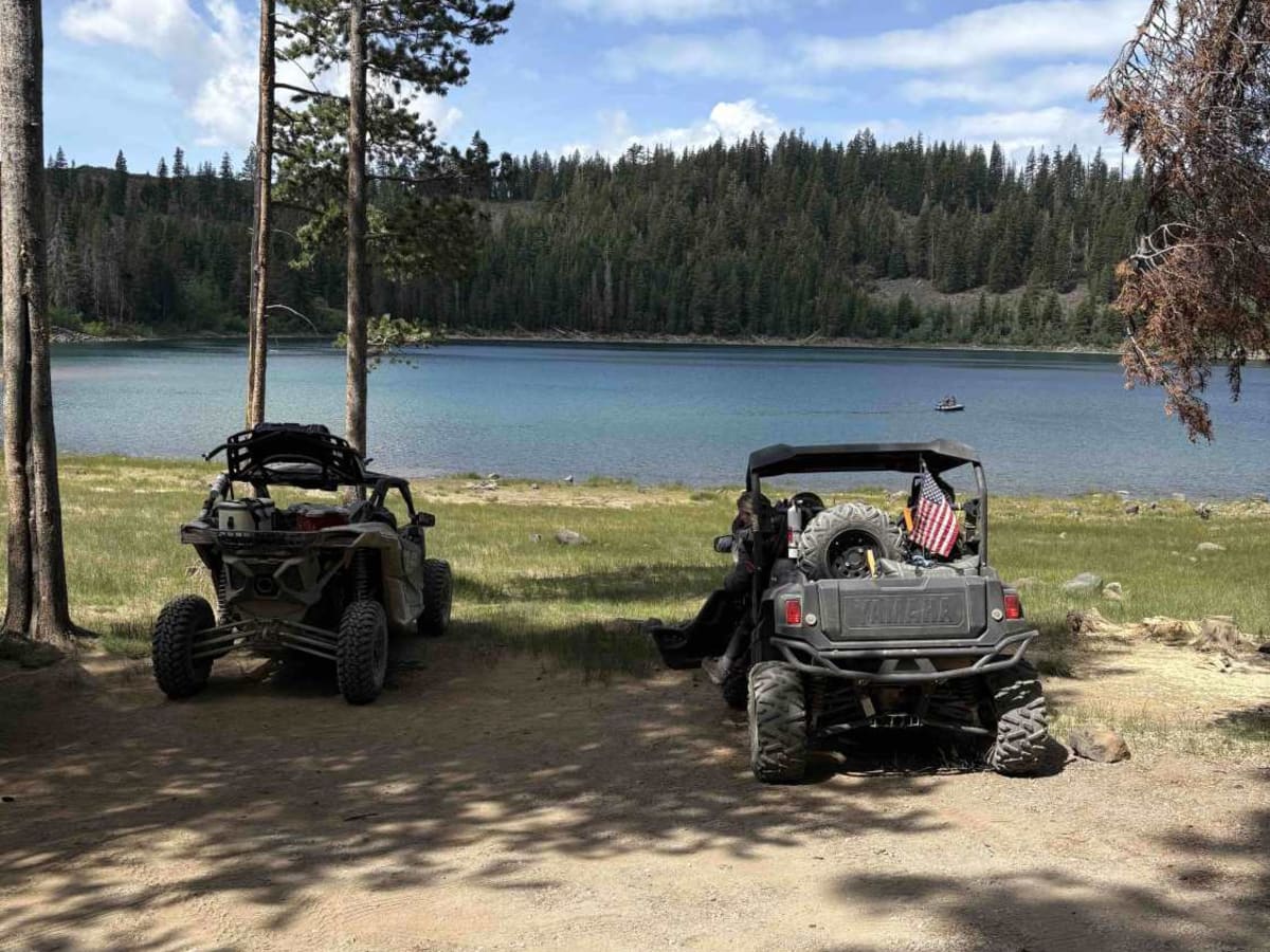 Crater Lake trail photo