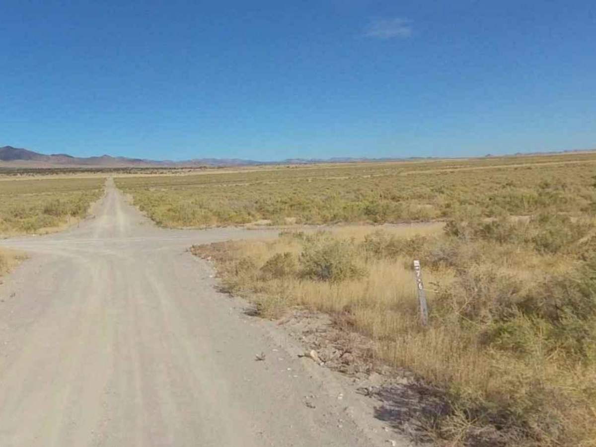 Willow Springs Road-JC8112002 photo 2