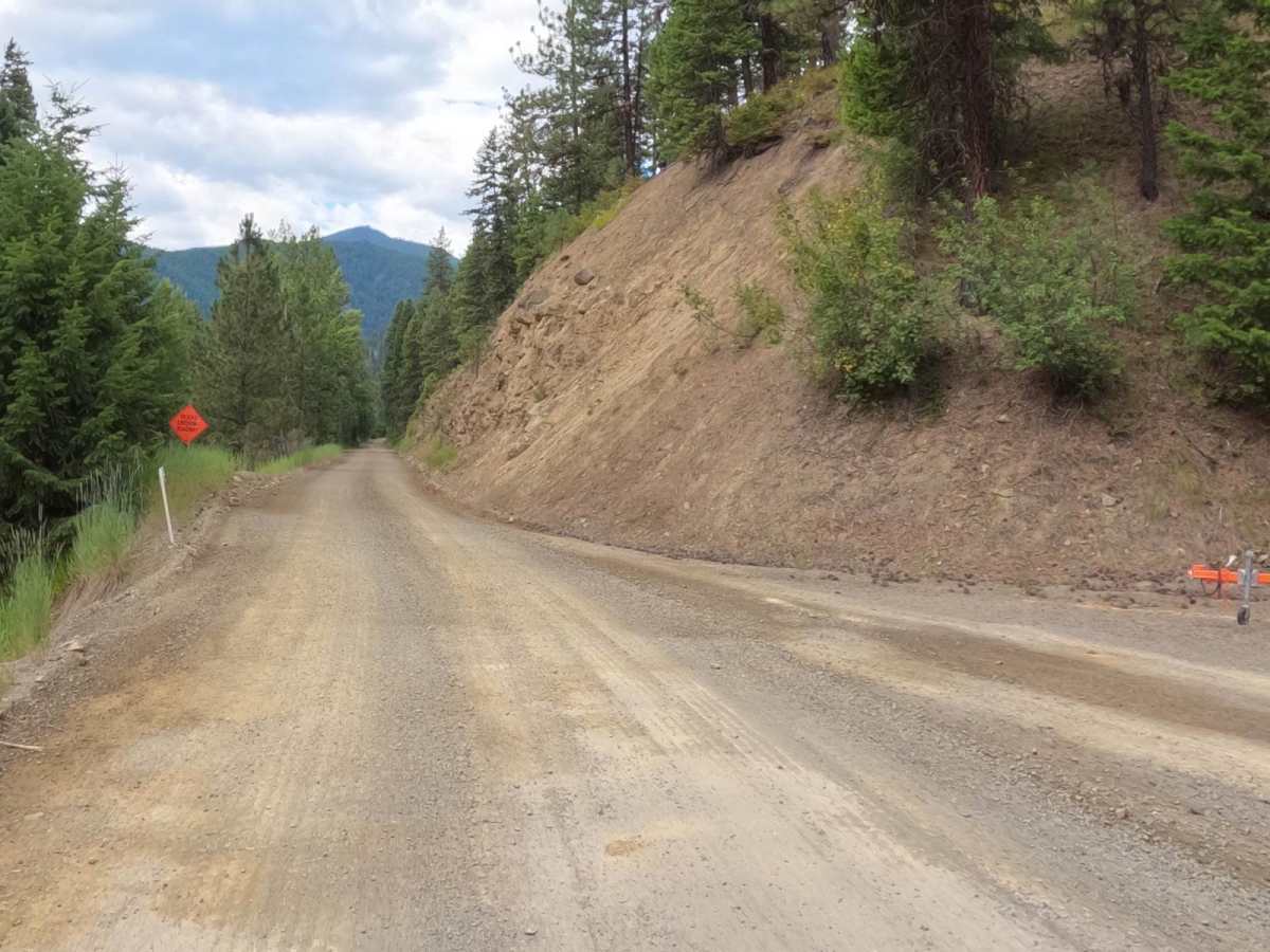Cedar Creek Road - Oregon Lakes trail photo