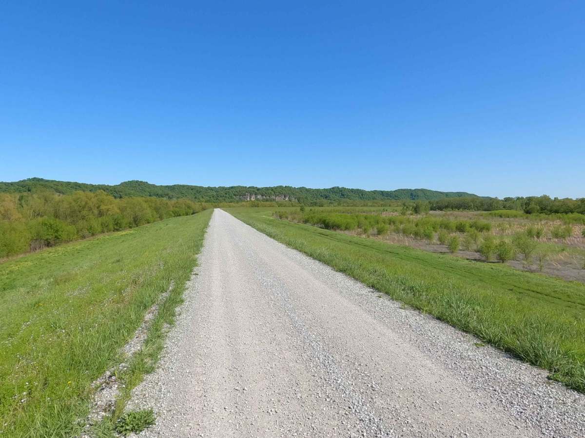 Big Muddy Levee Road trail photo