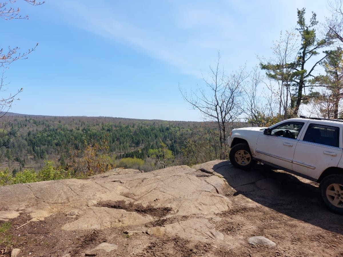 The Cliffs trail photo