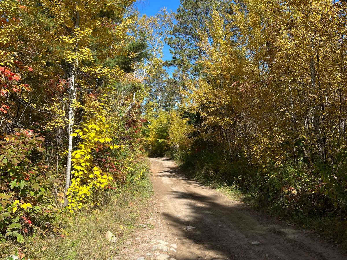 Round River Dr Cut Through photo 5