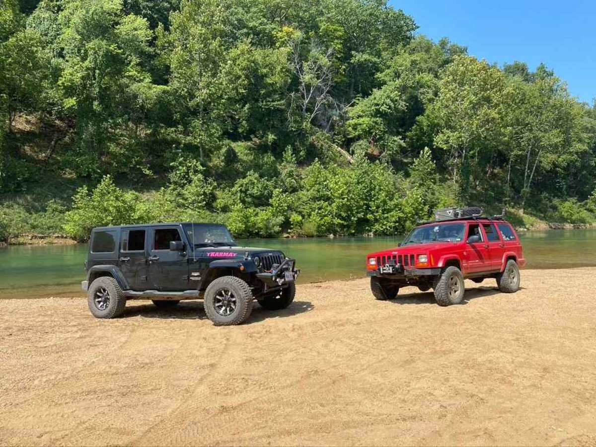 Charlton Bluff/Seematter Hollow Road trail photo
