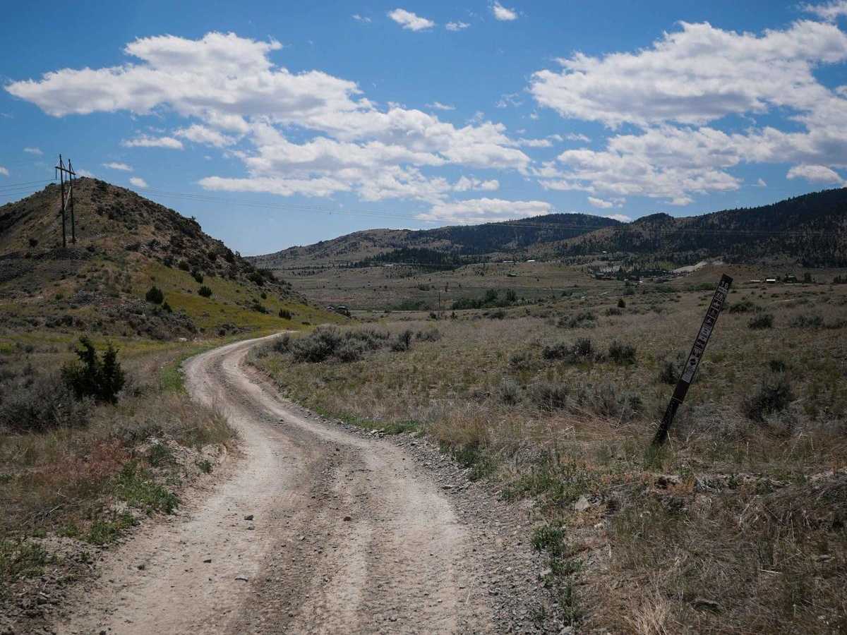 BLM 16 (Pipestone Exit Trail) trail photo