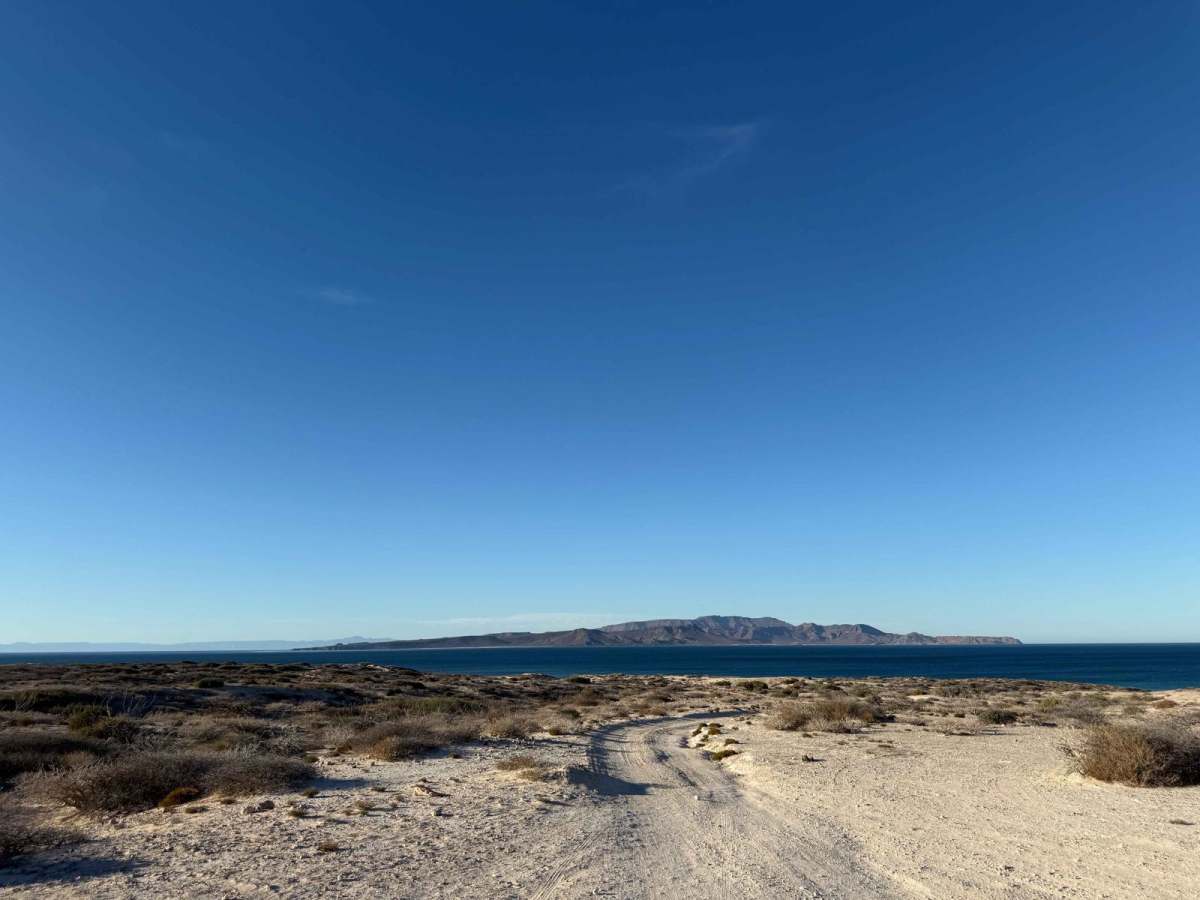 Sendero de la Playa de Tecolate trail photo